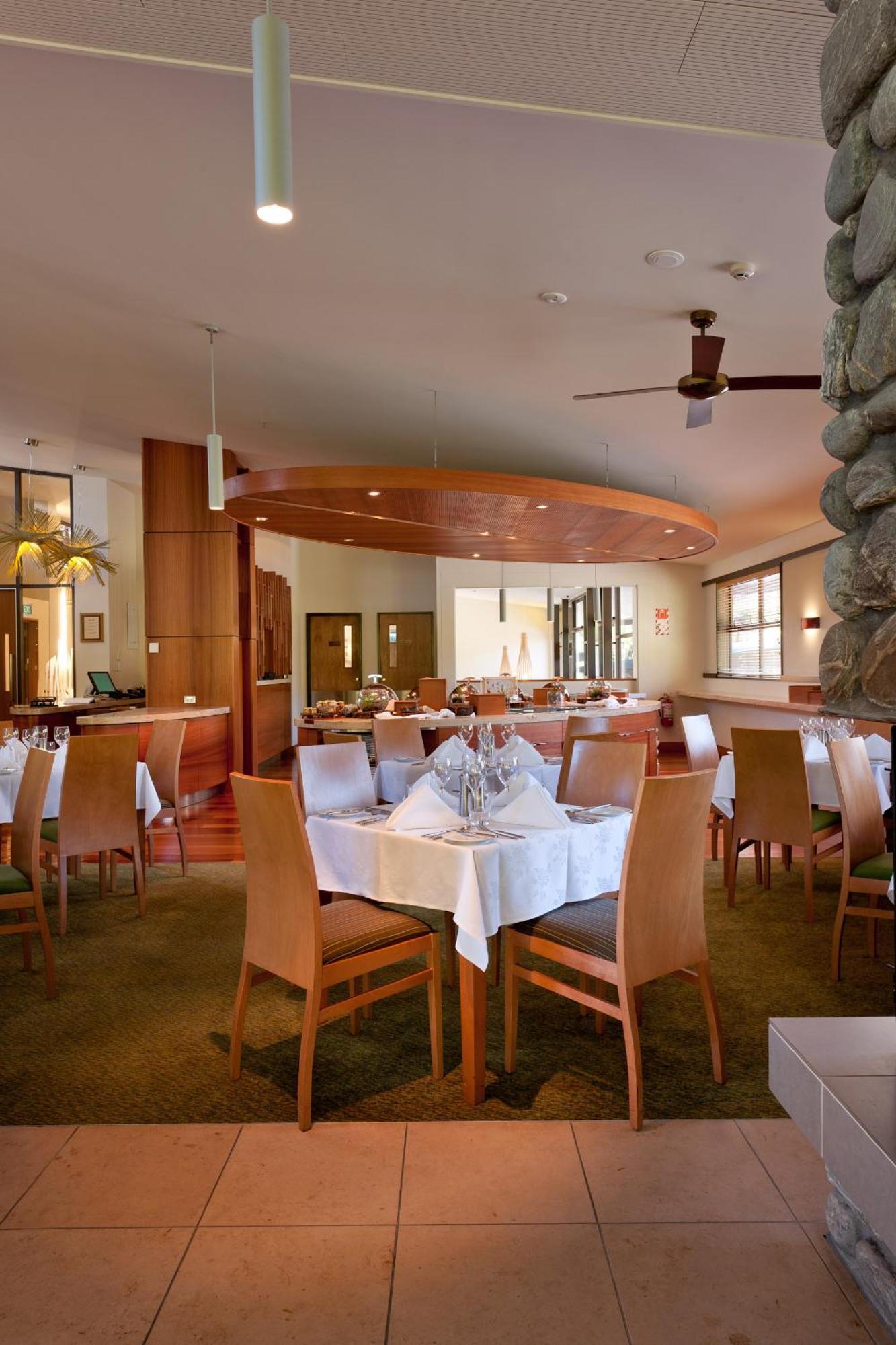 Legacy Te Waonui Hotel فرانز جوزيف المظهر الخارجي الصورة